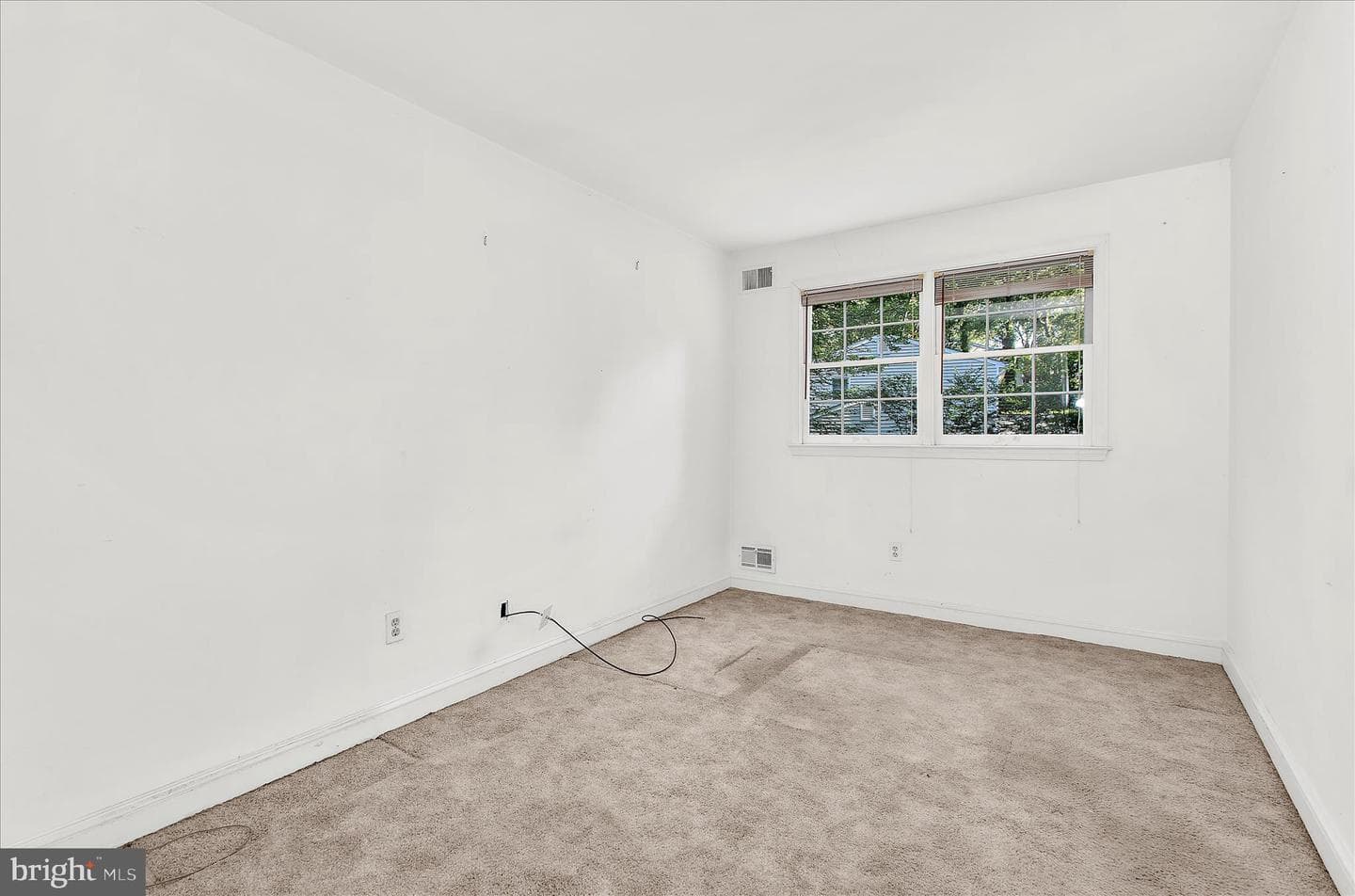 537 Devonshire Court photo 39
