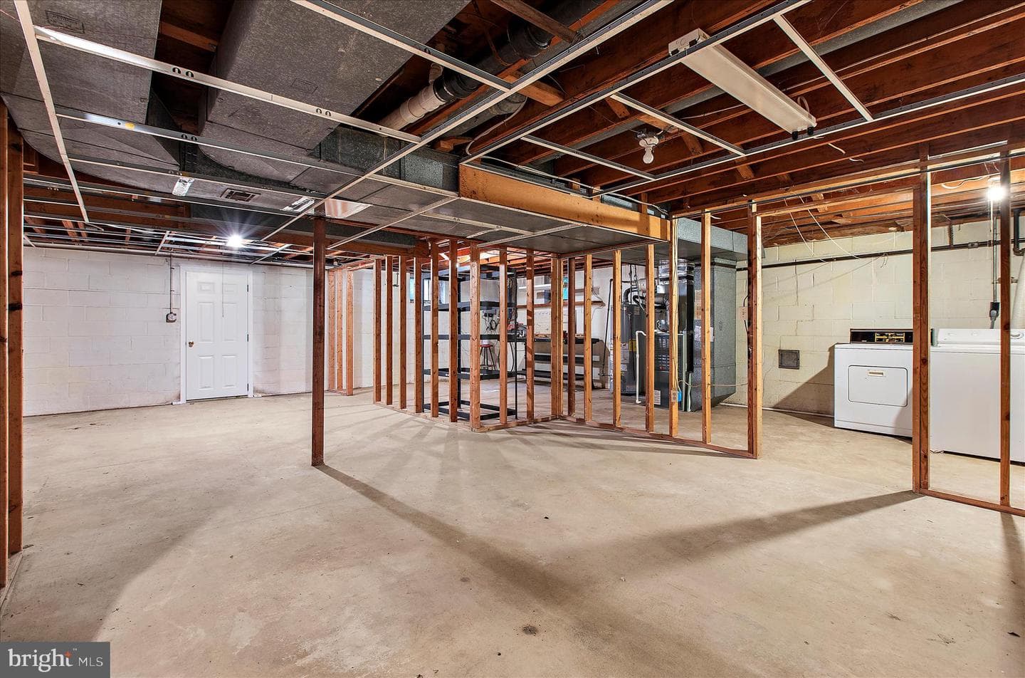 537 Devonshire Court photo 42
