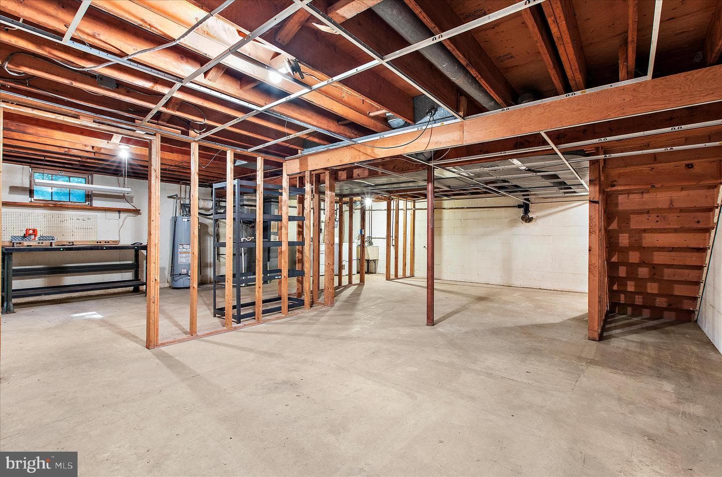 537 Devonshire Court photo 44