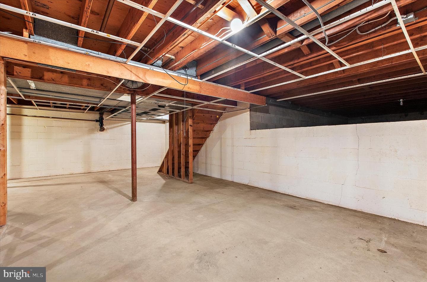 537 Devonshire Court photo 45