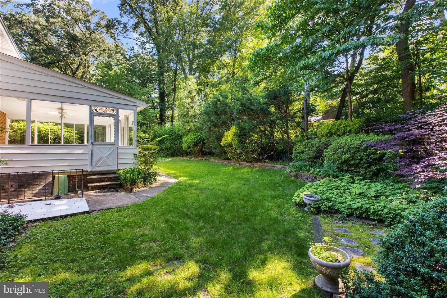 537 Devonshire Court photo 48