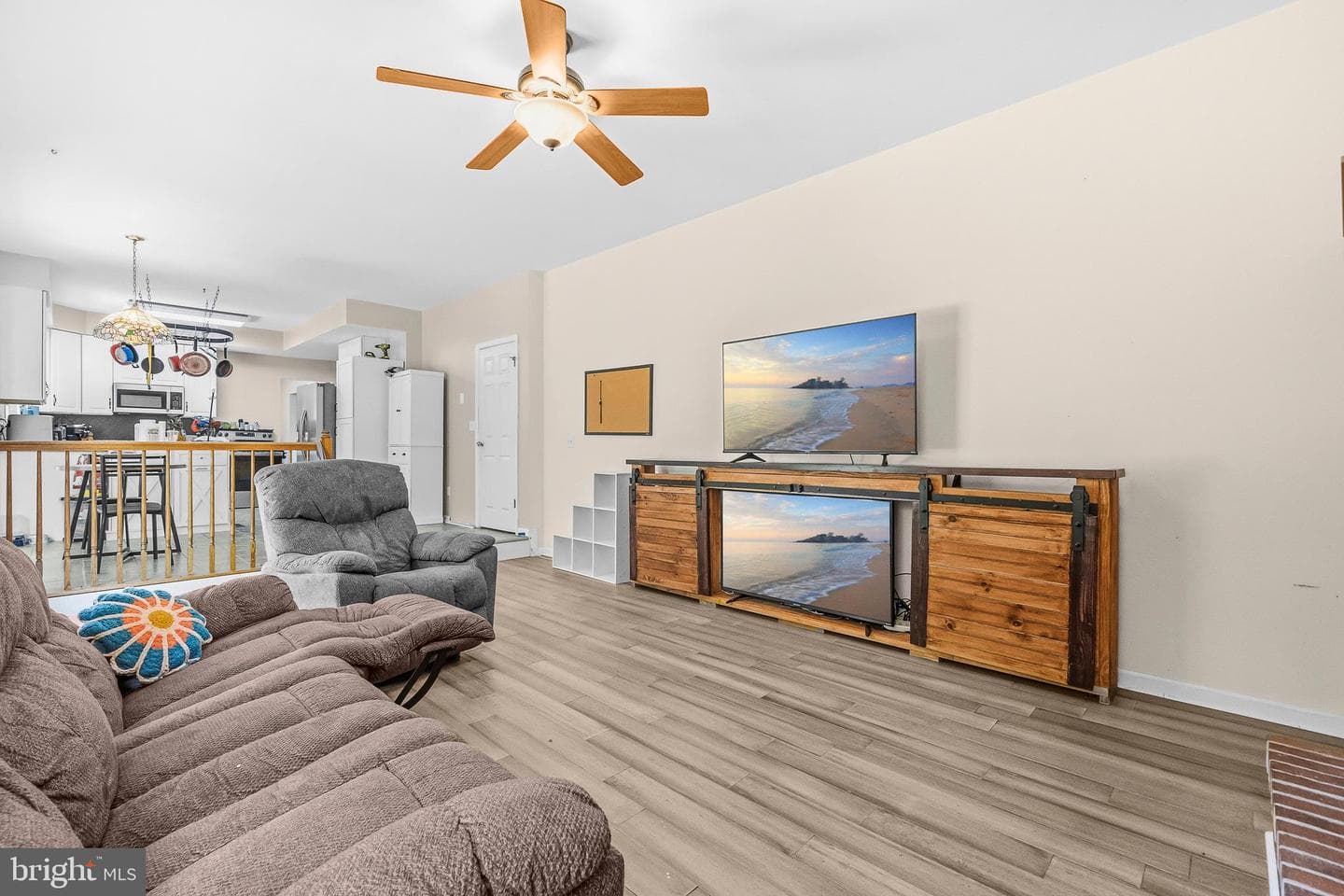 907 Golden Eye Court photo 14