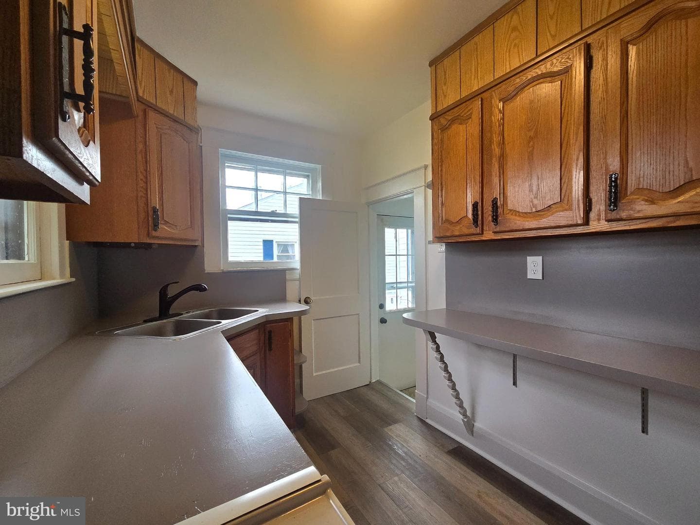 220 Meadow Road photo 12