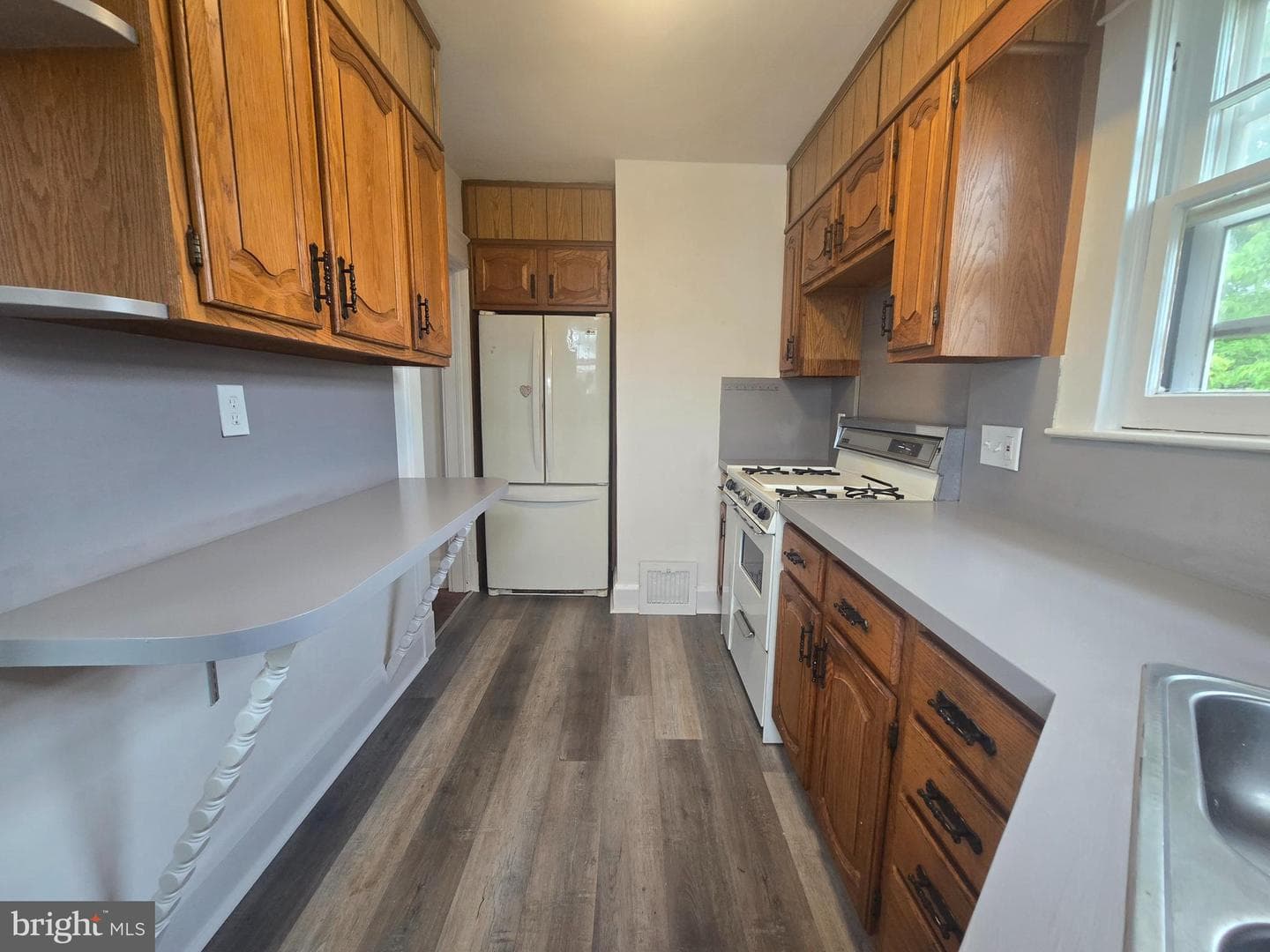 220 Meadow Road photo 13