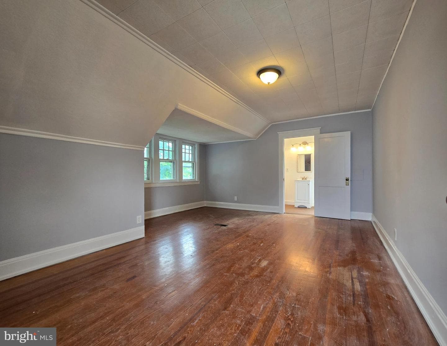 220 Meadow Road photo 30
