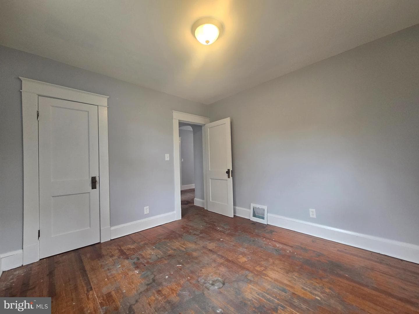 220 Meadow Road photo 6