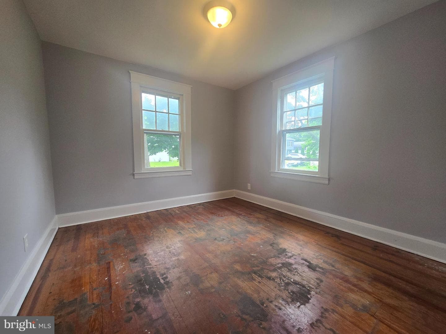 220 Meadow Road photo 7