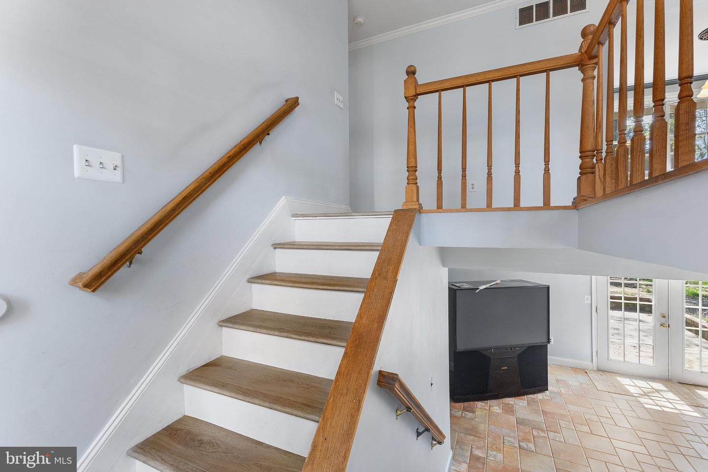 1075 Sun Valley Drive photo 3
