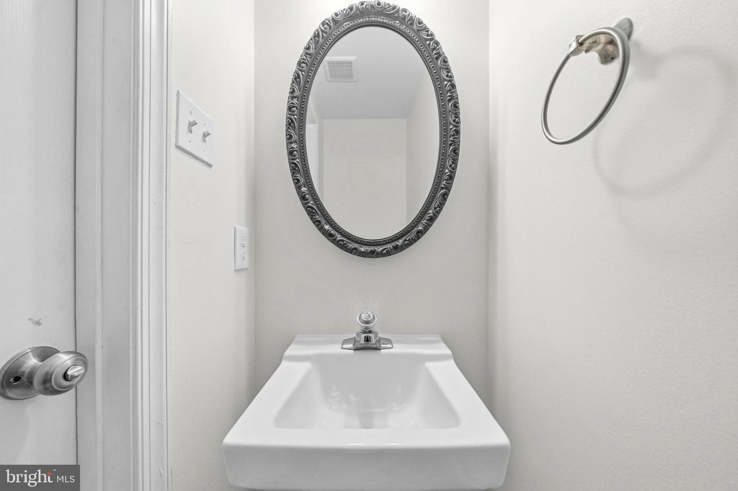 7909 Wellesley Court photo 17