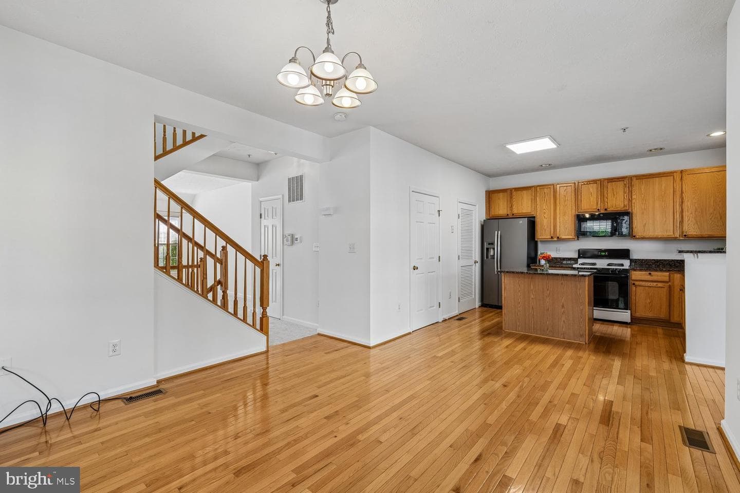 2426 Knapps Way photo 18