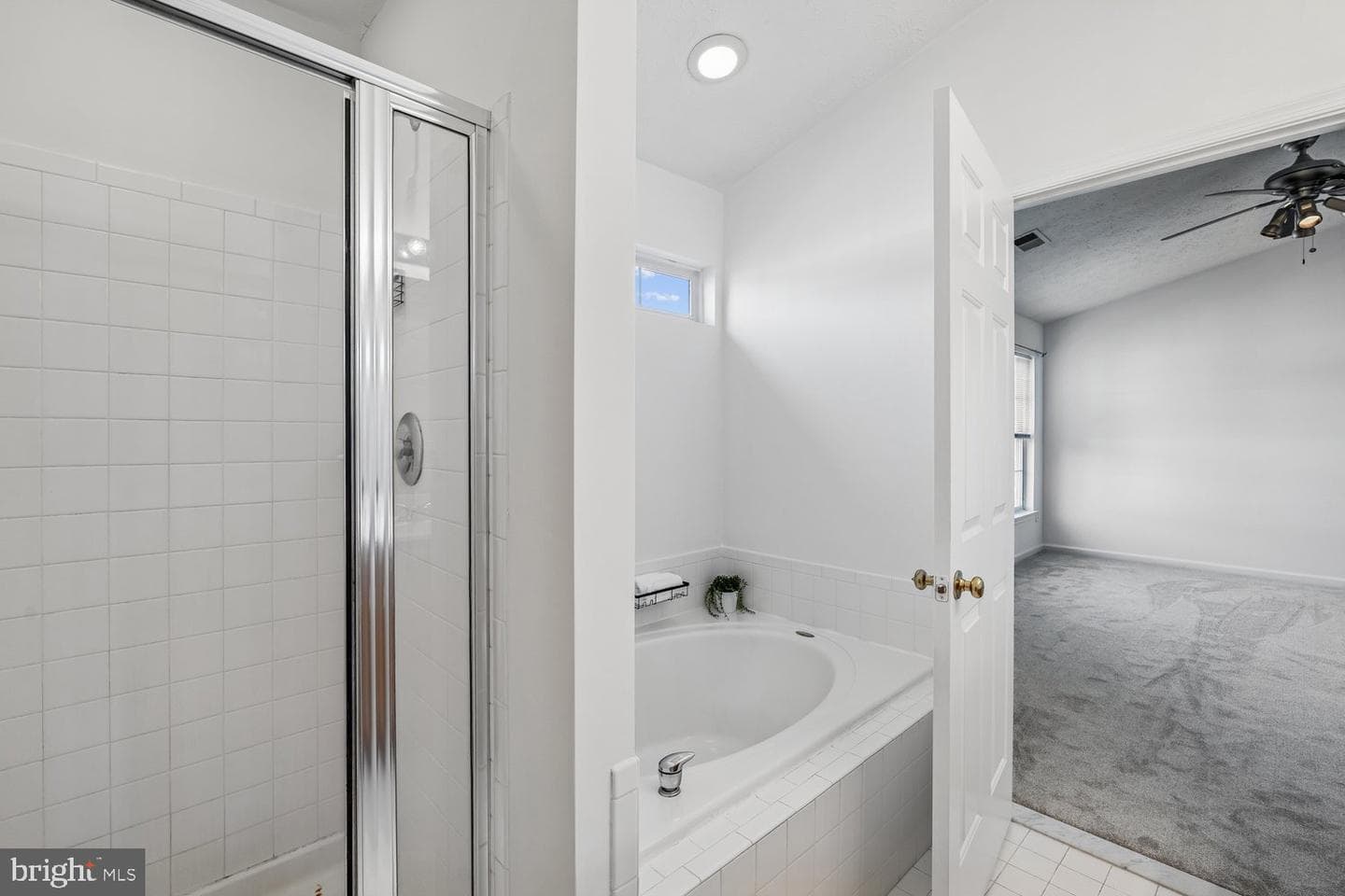 2426 Knapps Way photo 36