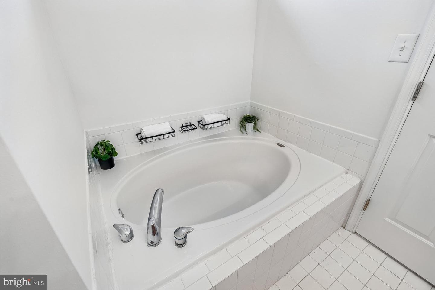 2426 Knapps Way photo 37