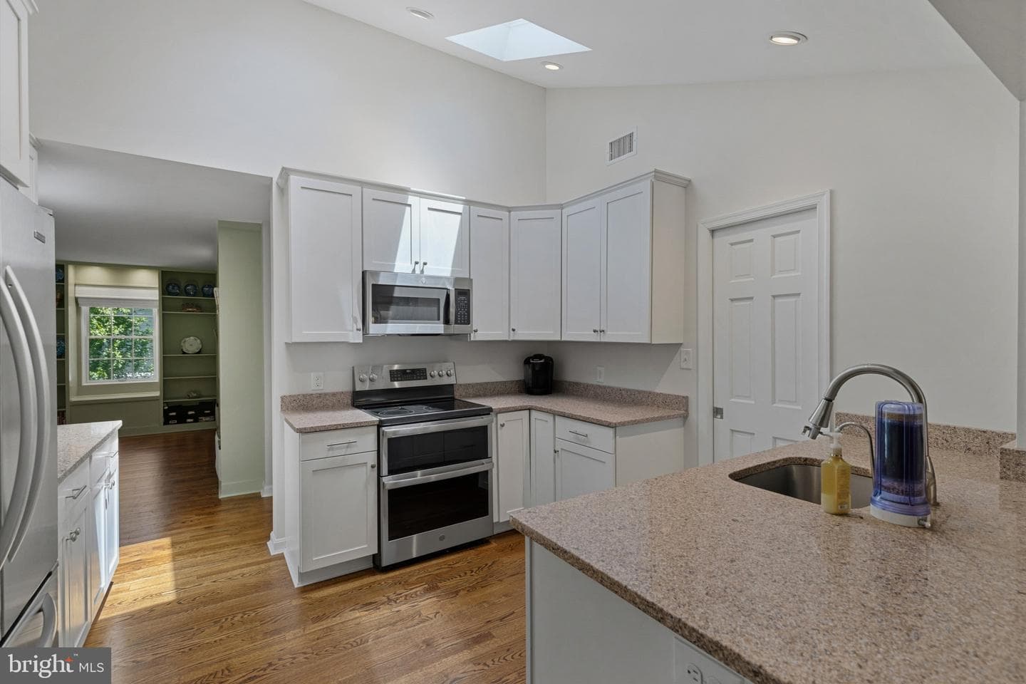 1915 Dulaney Place photo 12