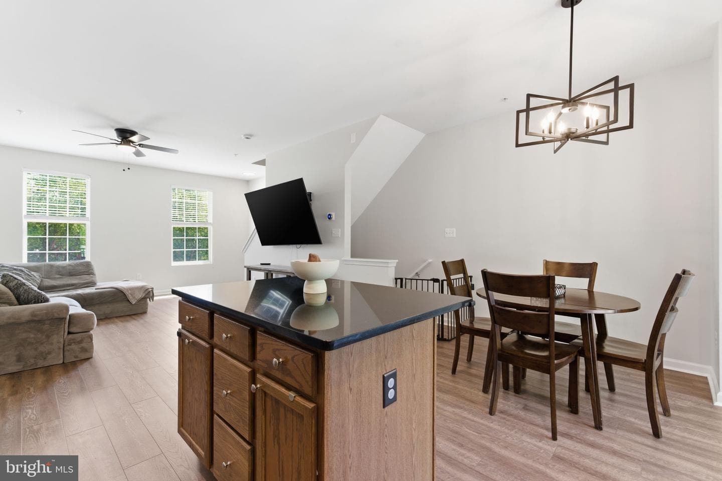 7736 Timbercross Lane photo 16