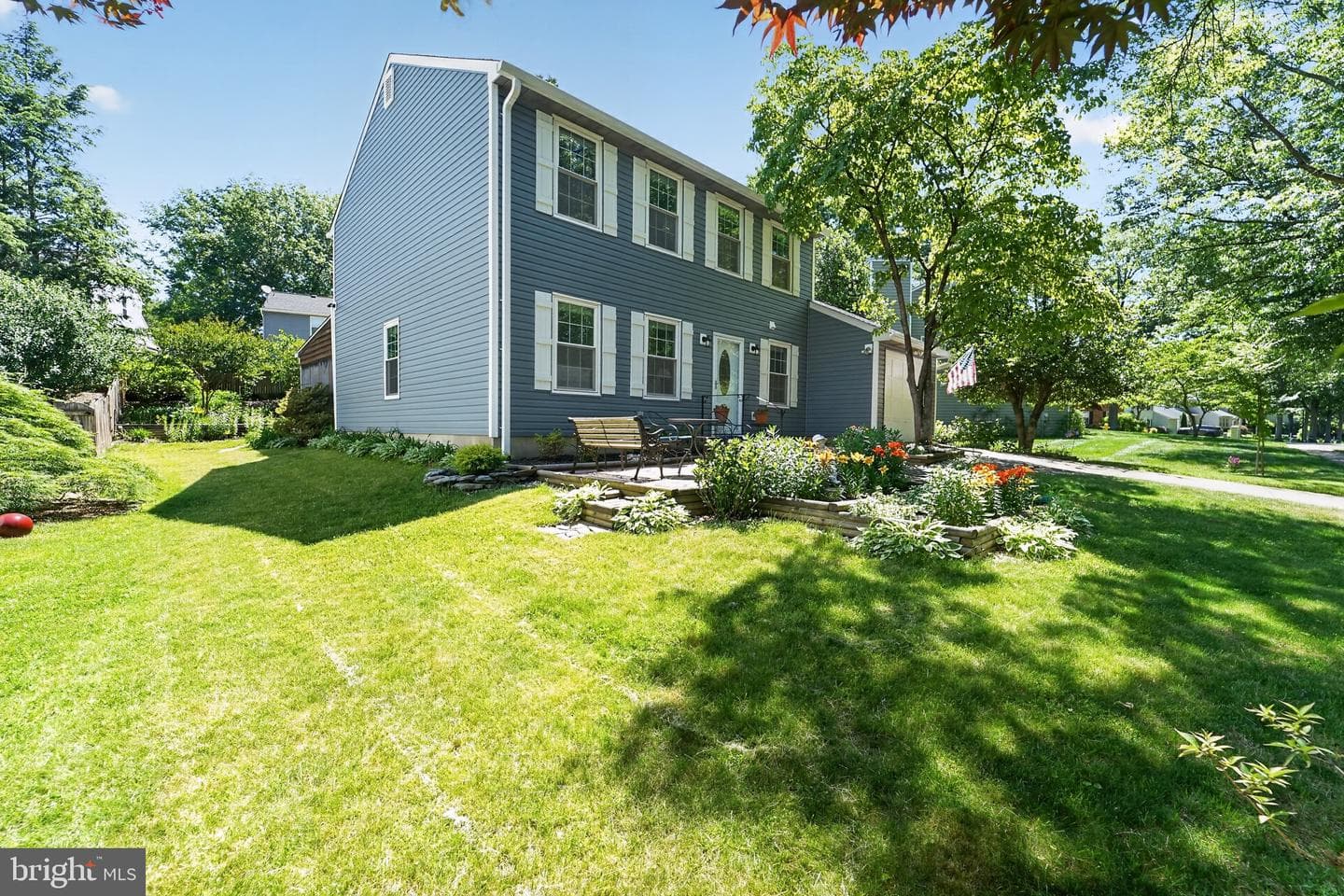 397 Kings College Drive photo 2