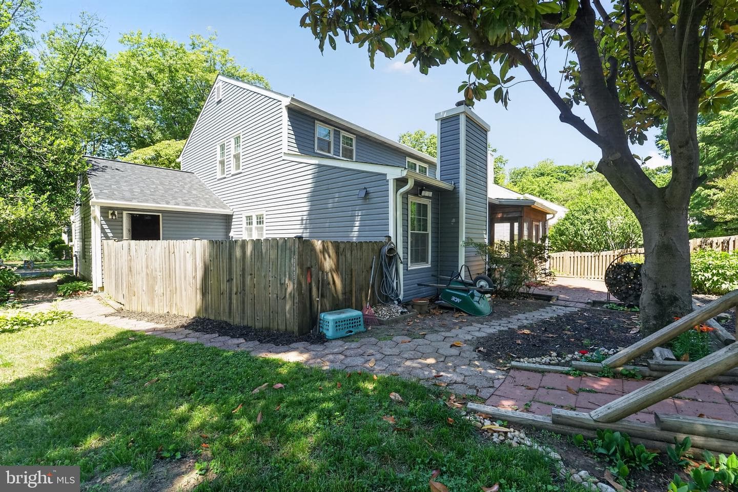 397 Kings College Drive photo 29