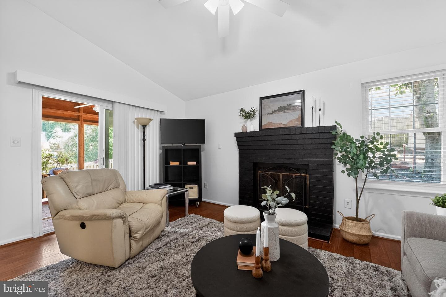 397 Kings College Drive photo 9