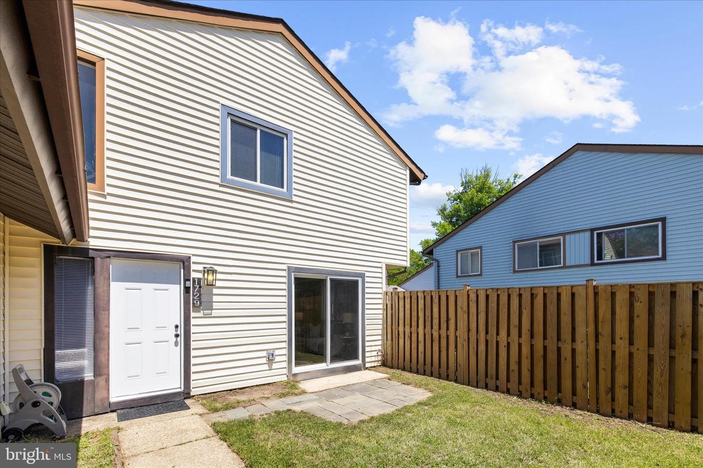 1729 Aberdeen Court photo 2