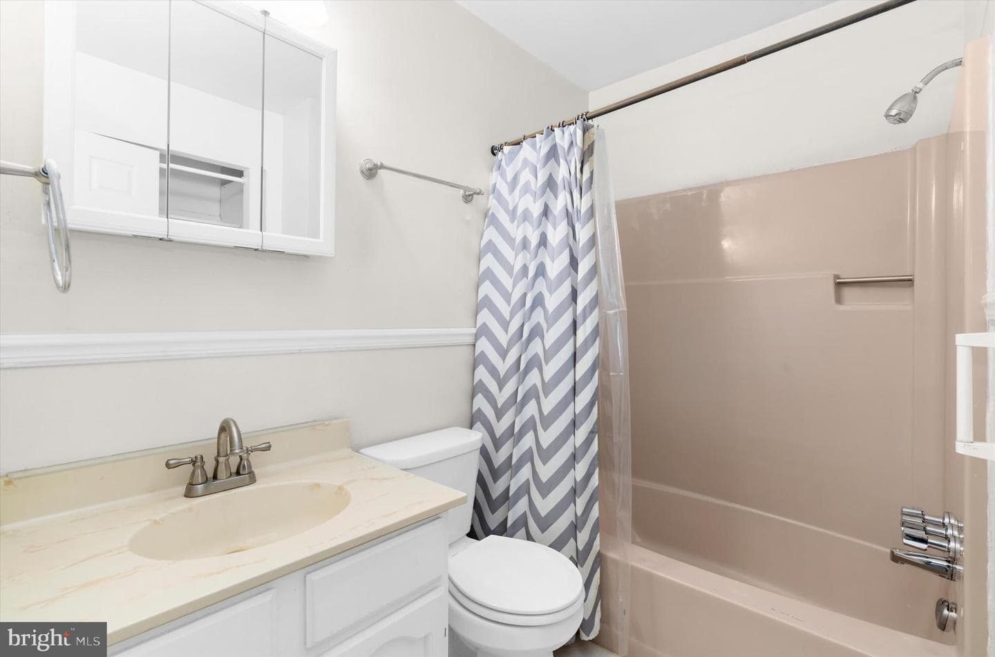 446 Fairford Ct photo 19