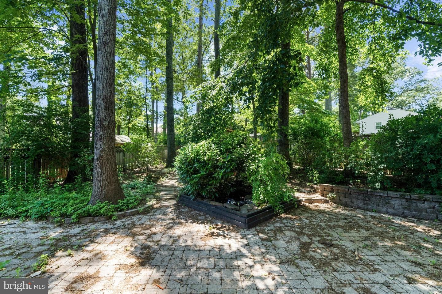 446 Fairford Ct photo 32