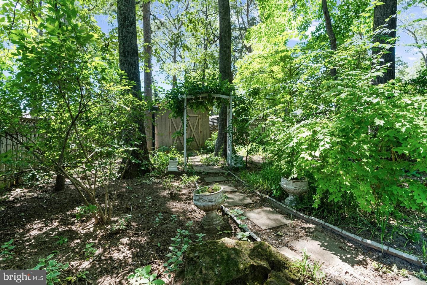 446 Fairford Ct photo 34