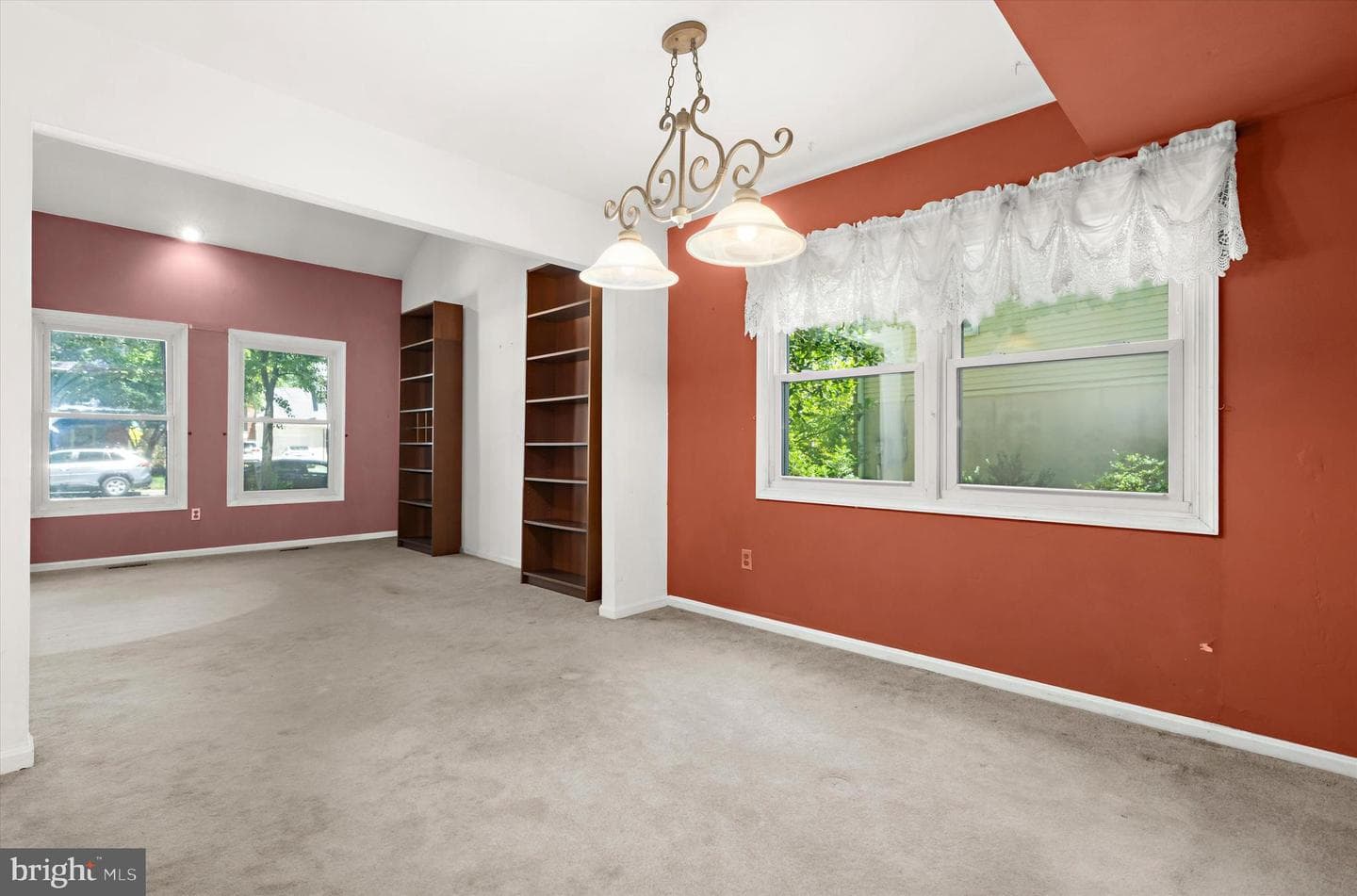 446 Fairford Ct photo 9