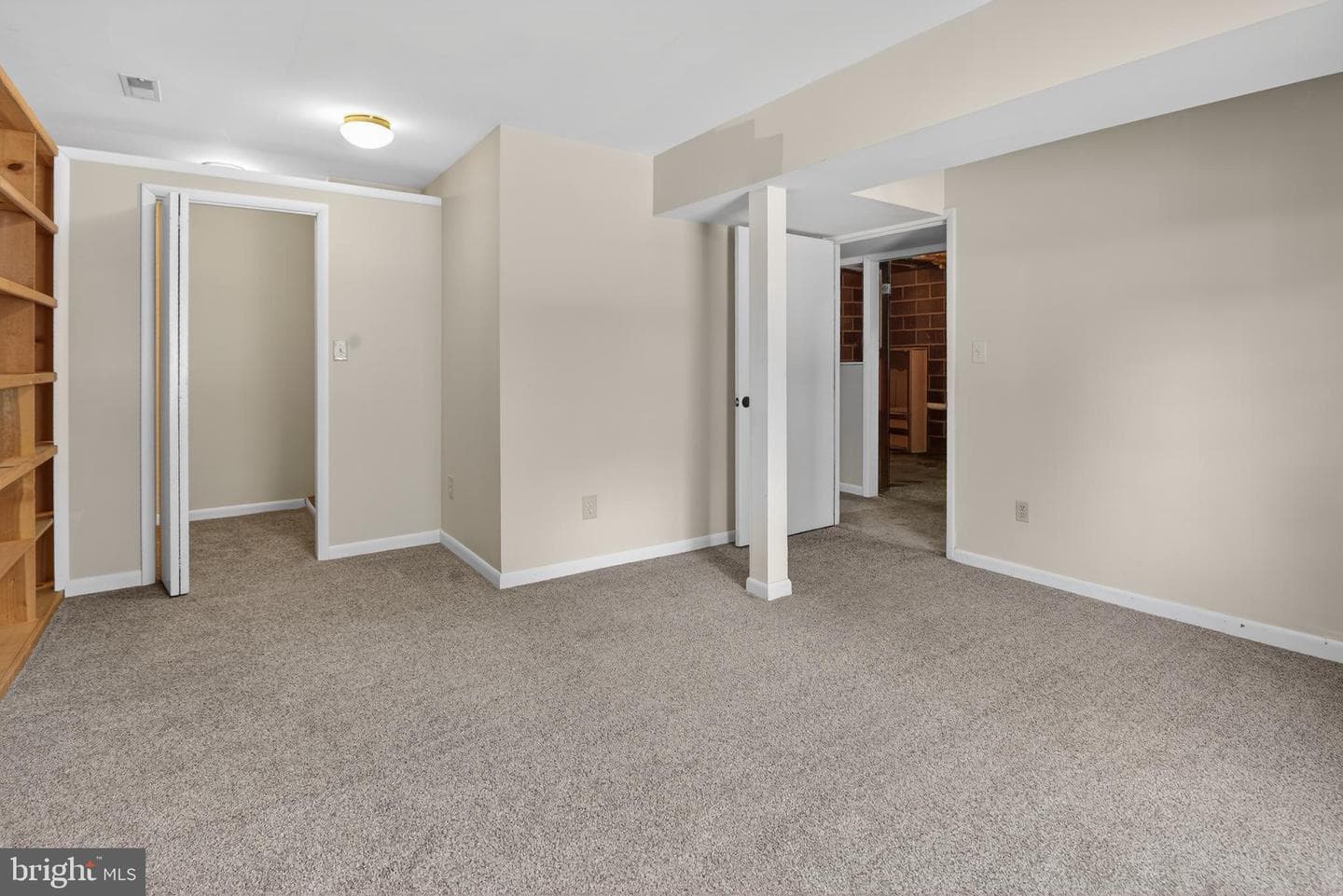 607 Overhill Drive photo 25