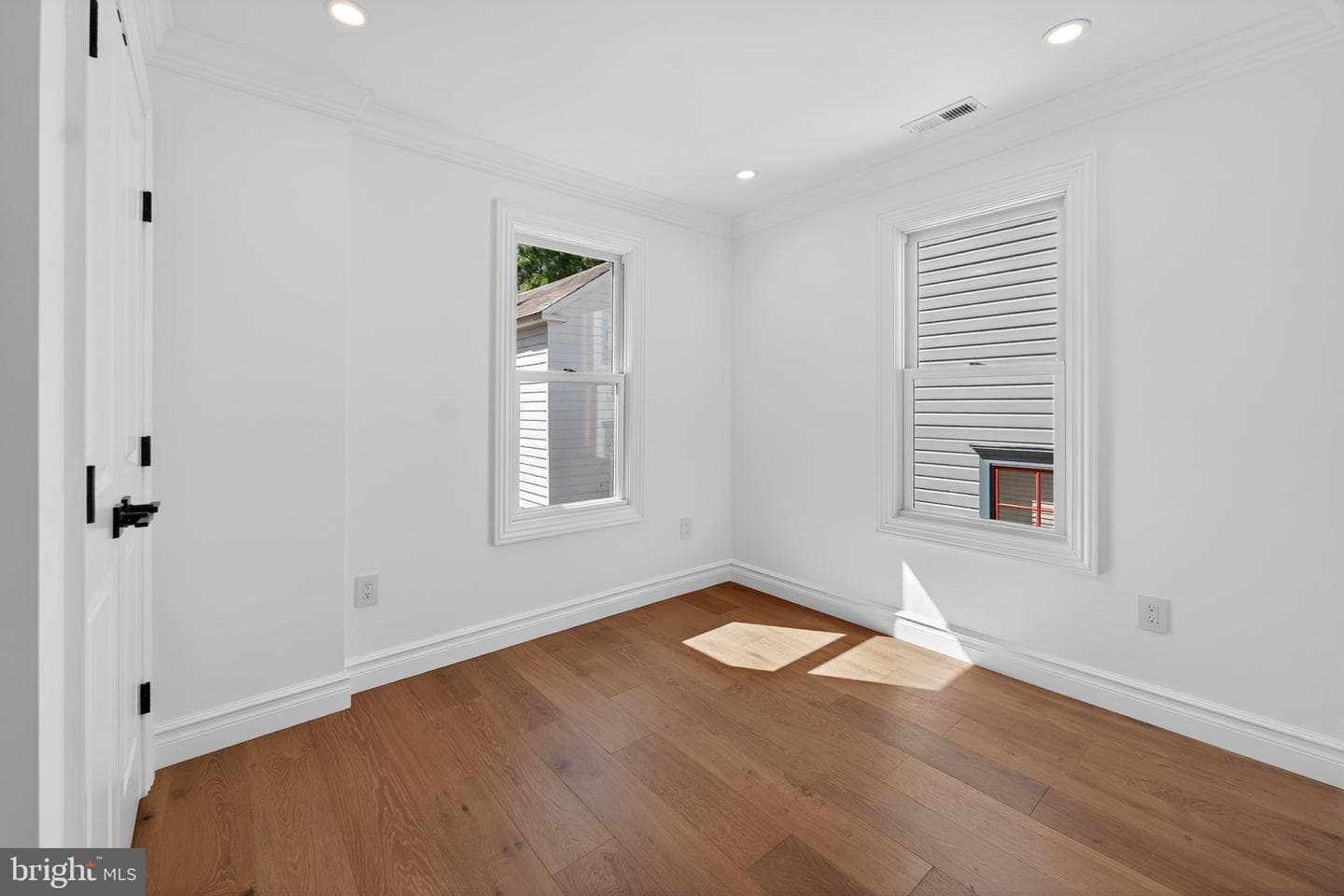 11 1/2 College Avenue photo 34