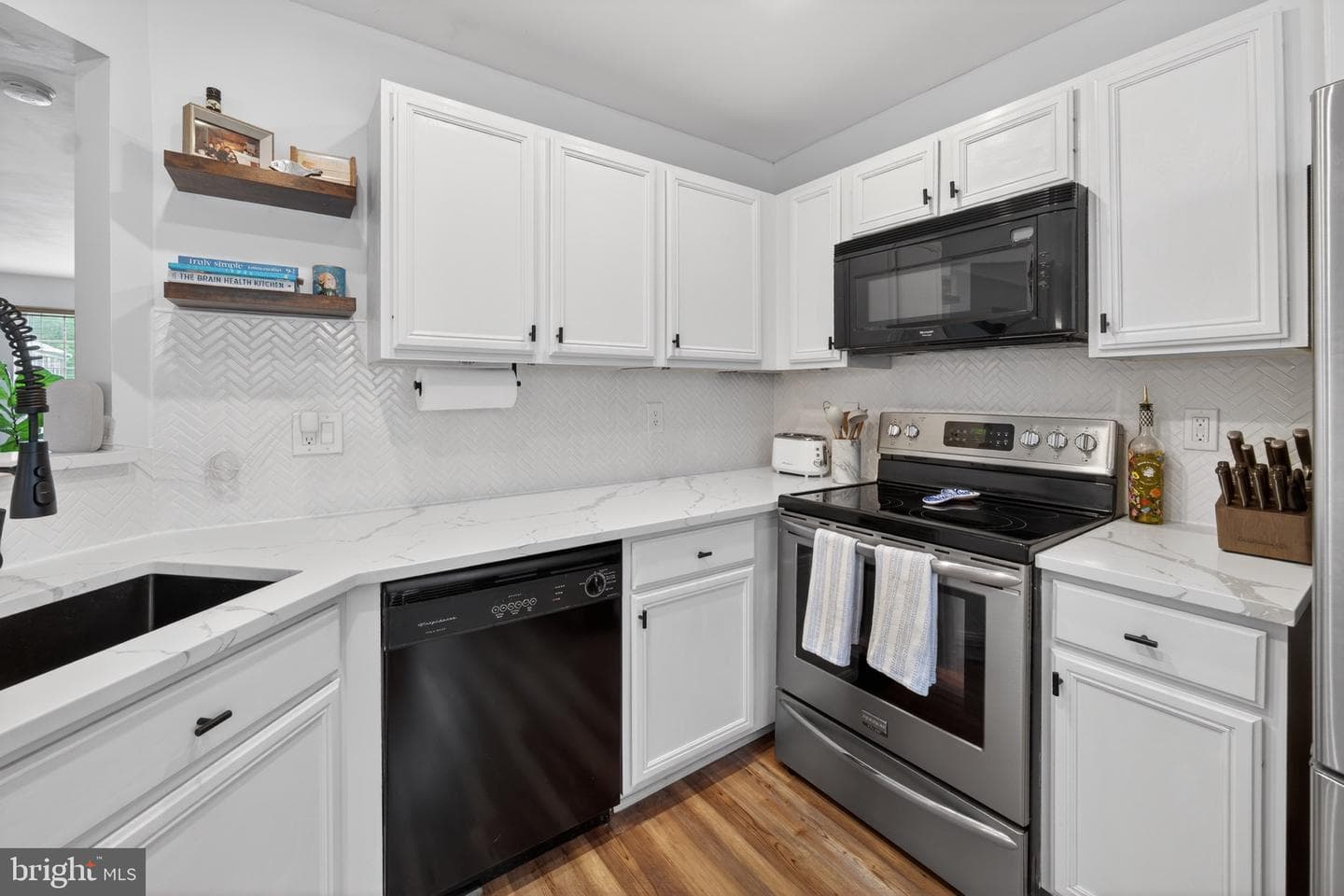 149 Quiet Waters Pl photo 12