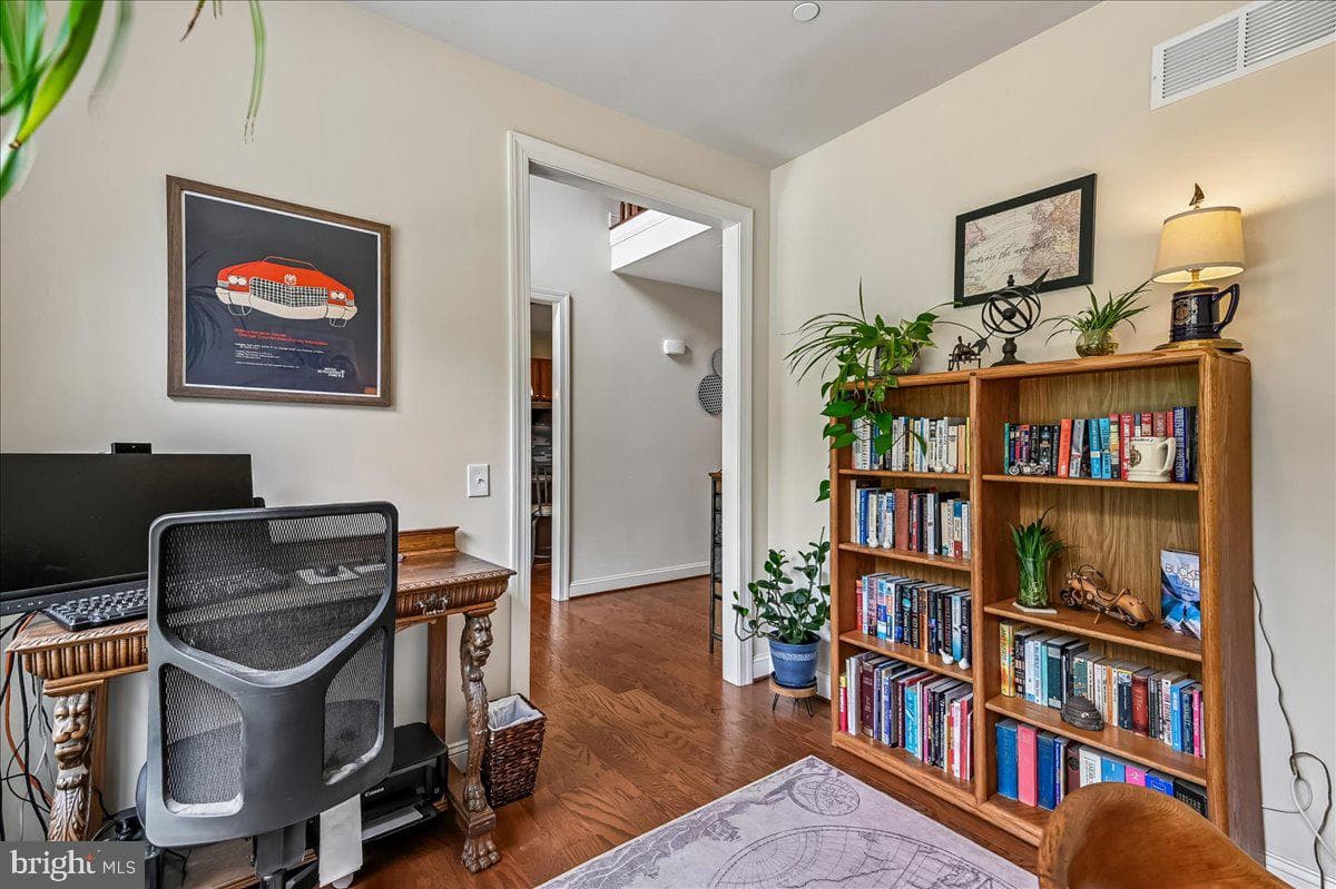 1457 Gilbert Road photo 20