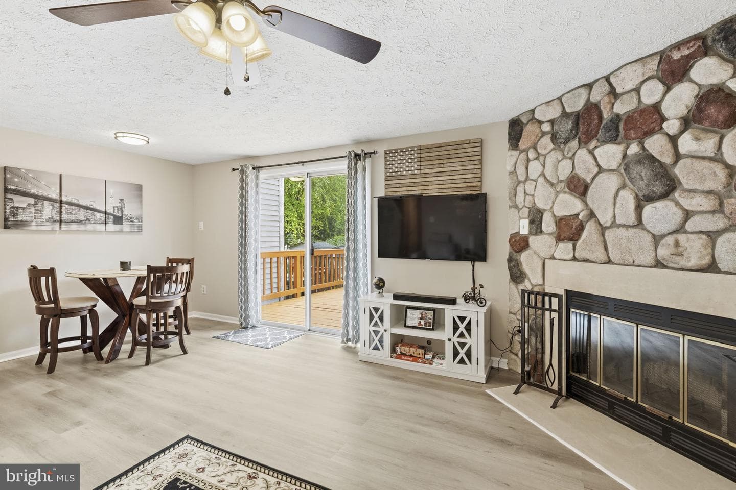 359 Hickory Nut Court photo 4