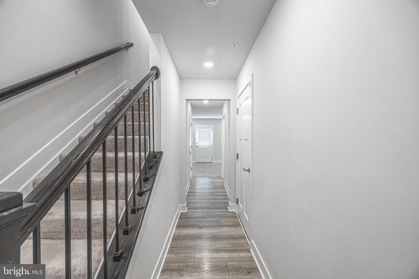 515 Levanna Lane photo 3