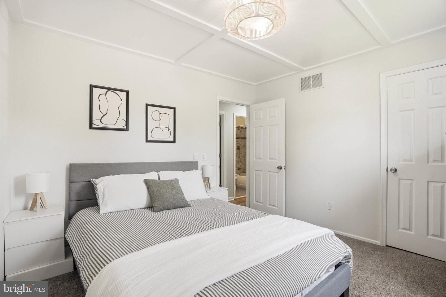 807 Oakwood Road photo 17