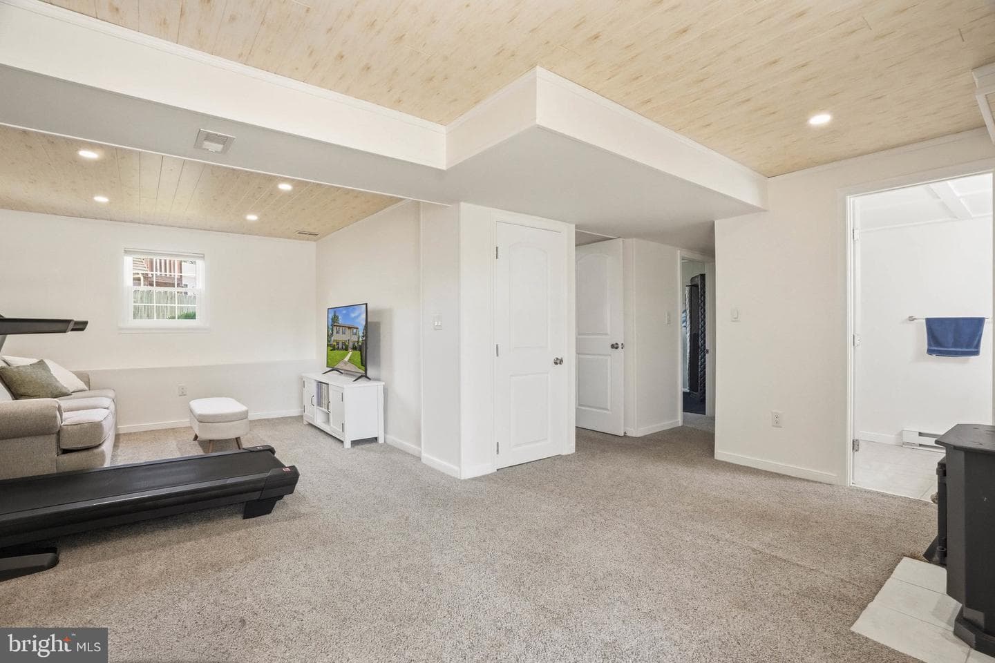 807 Oakwood Road photo 21