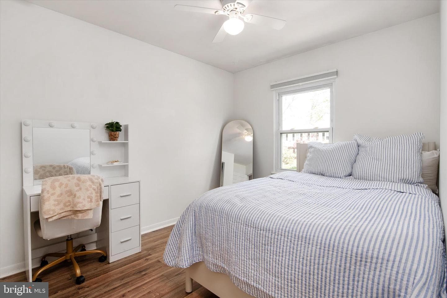 523 Benforest Drive W photo 21