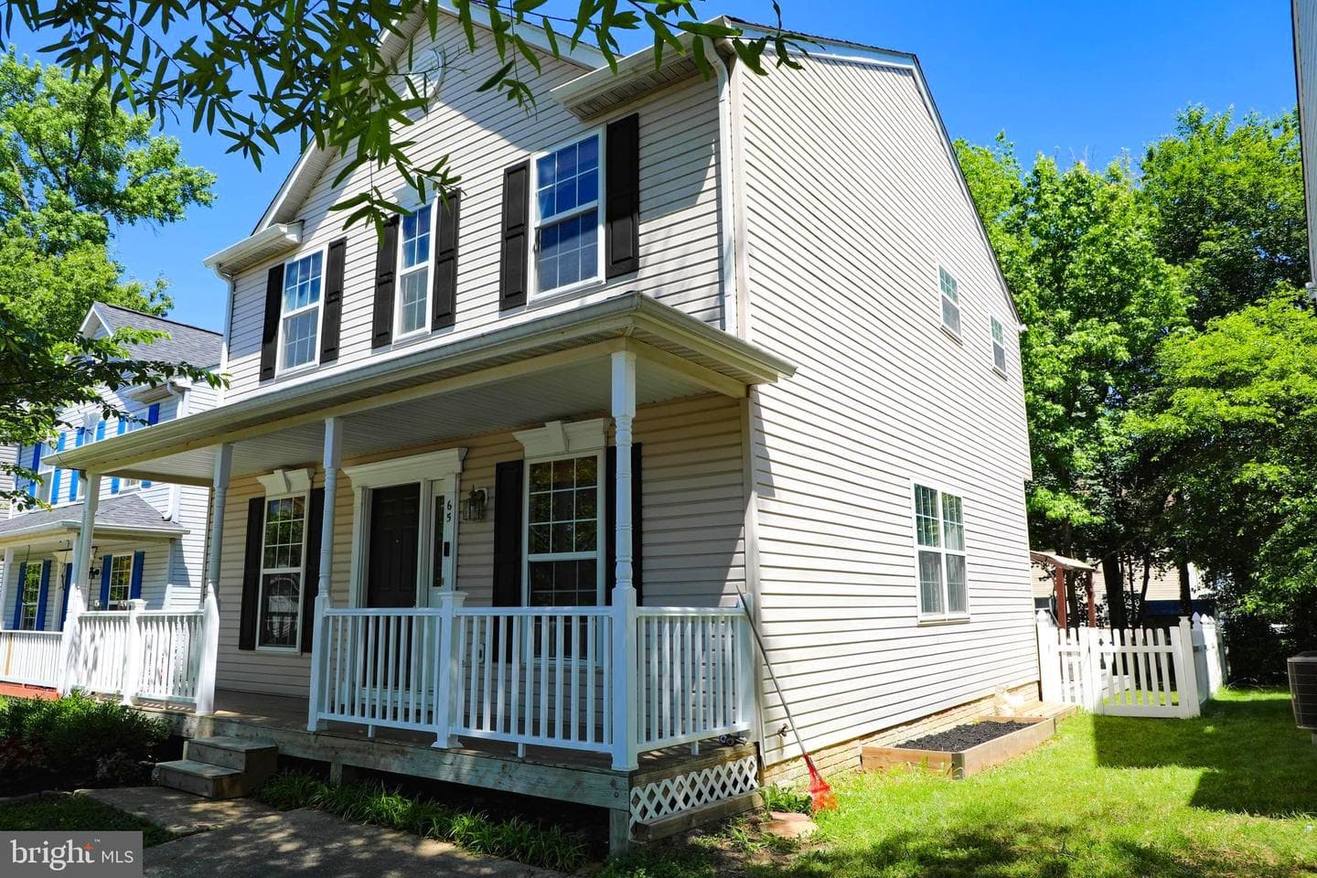 65 Lawrence Avenue photo 29