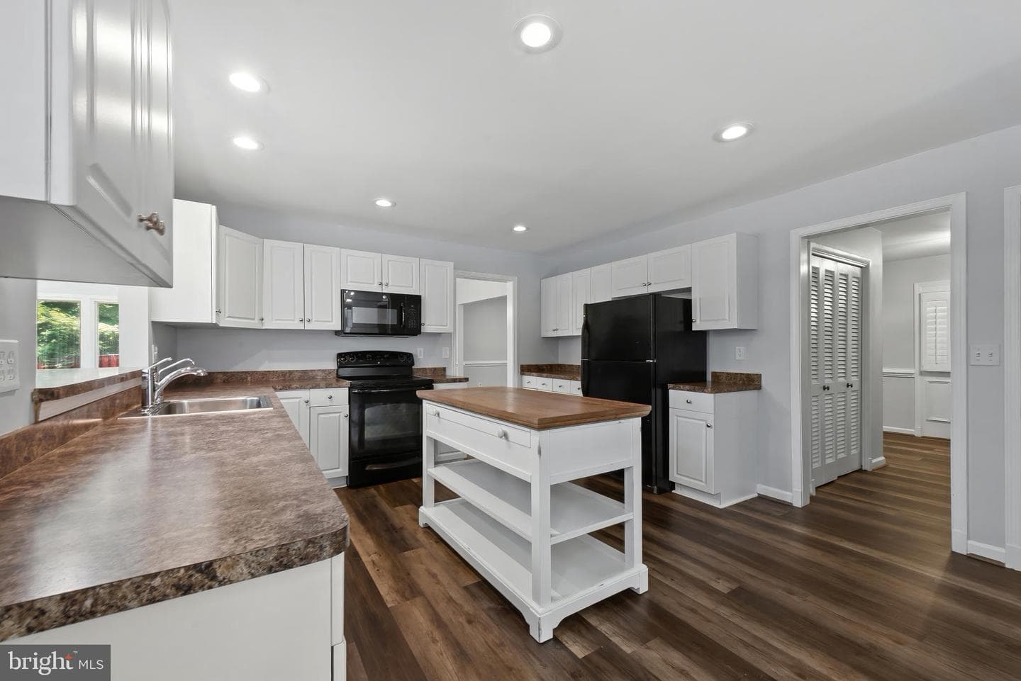 460 Blackshire Road photo 8