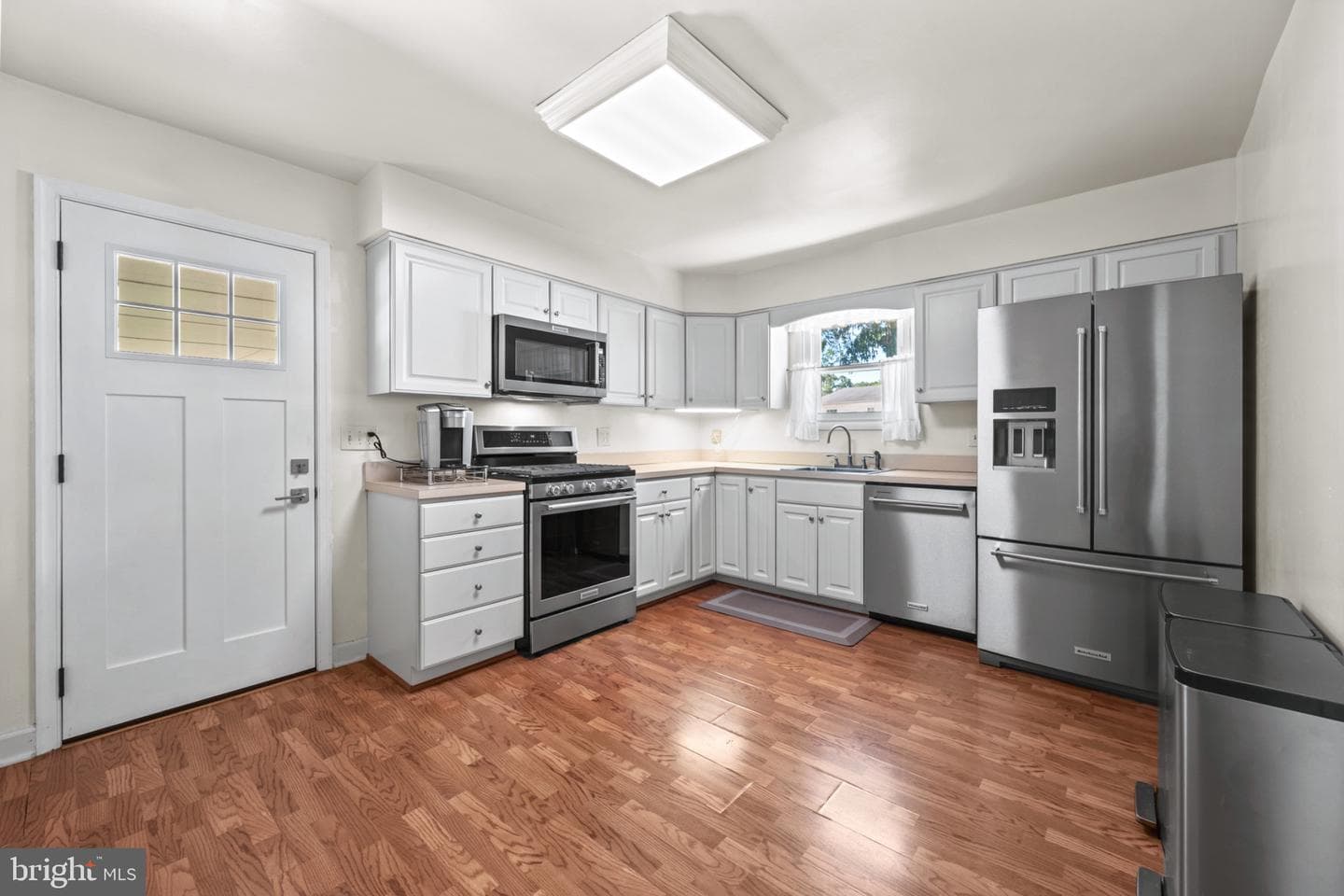 7960 Pipers Path photo 11
