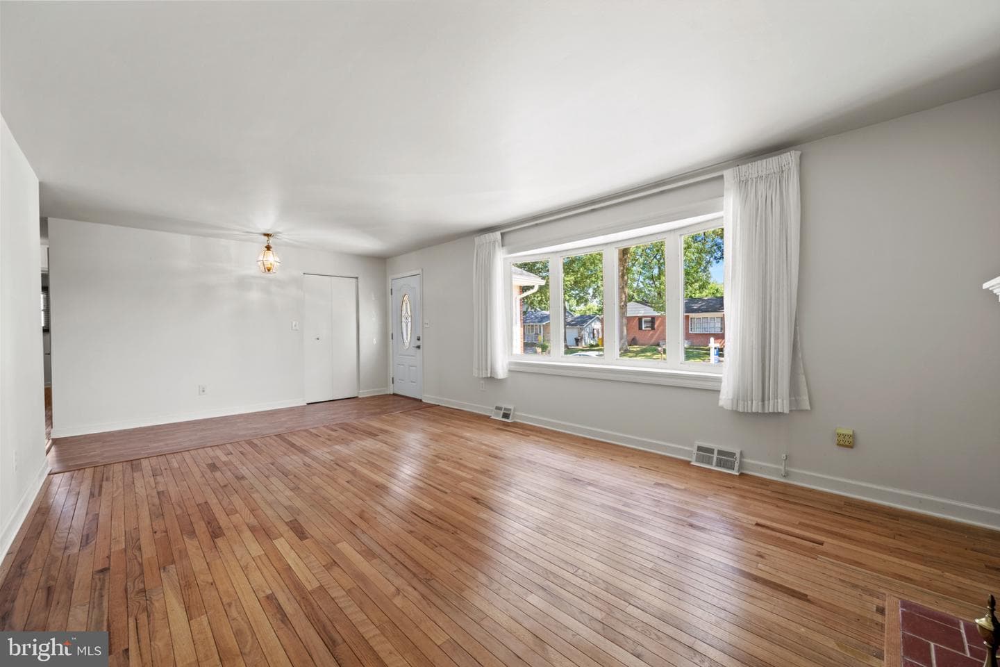 7960 Pipers Path photo 8