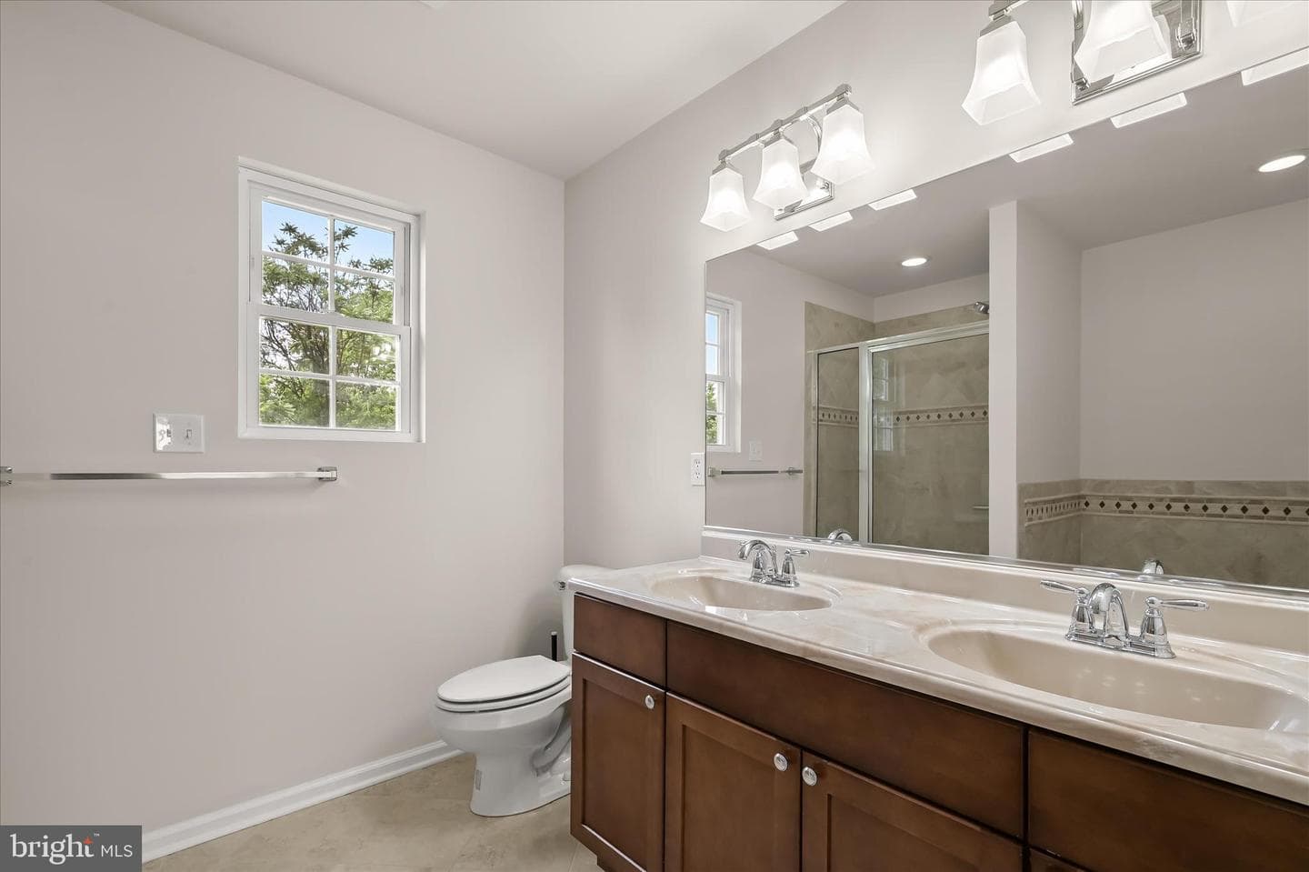 305 Bishop Avenue photo 26
