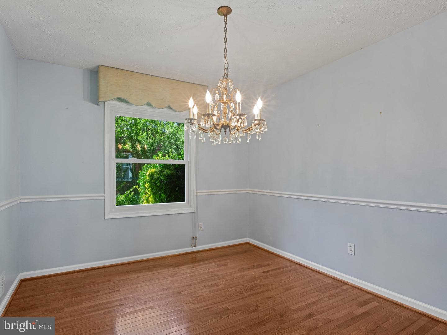 1933 Huguenot Place photo 12