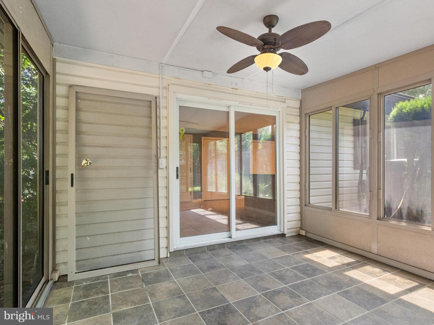 1933 Huguenot Place photo 17