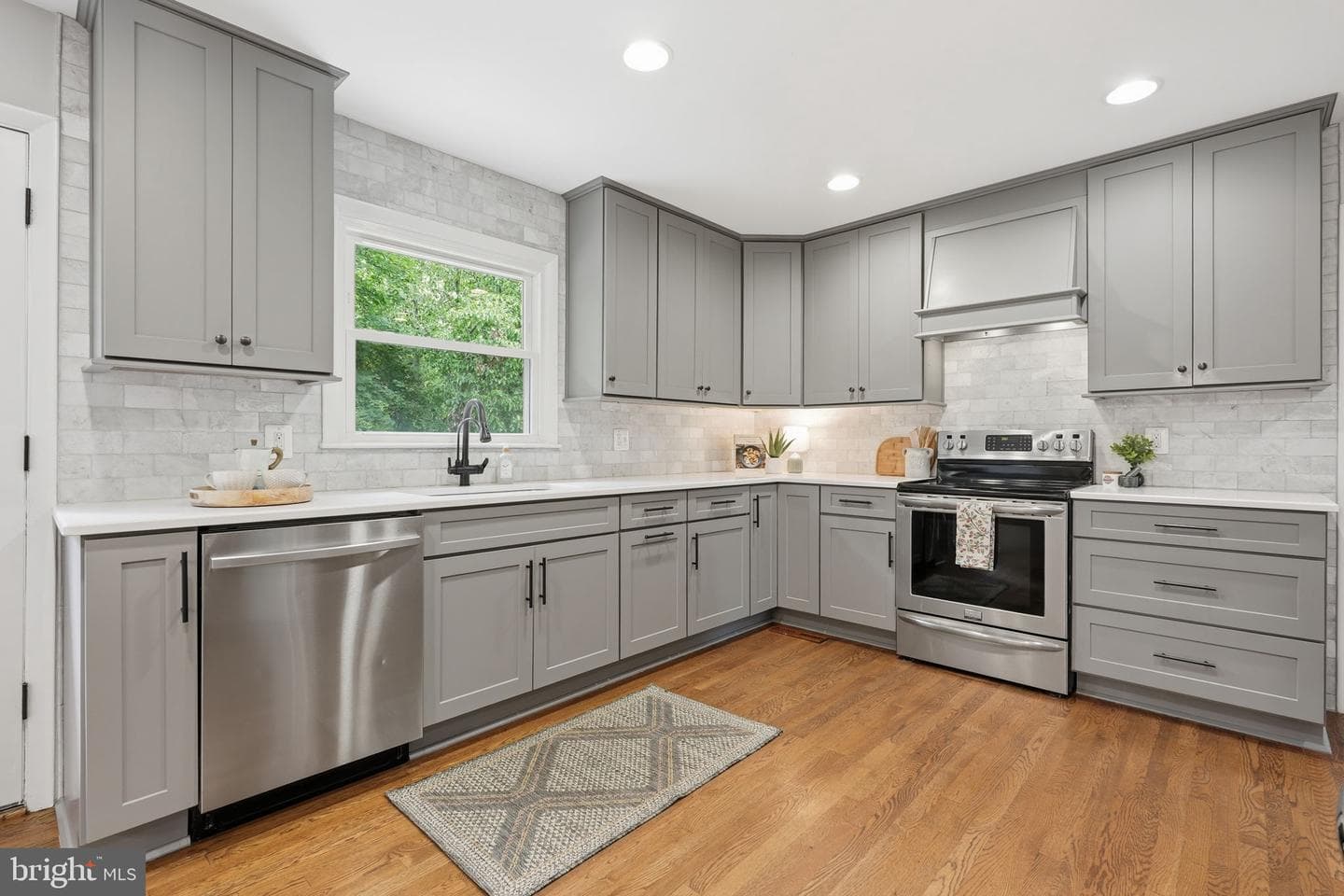 1848 Carriage Drive photo 9