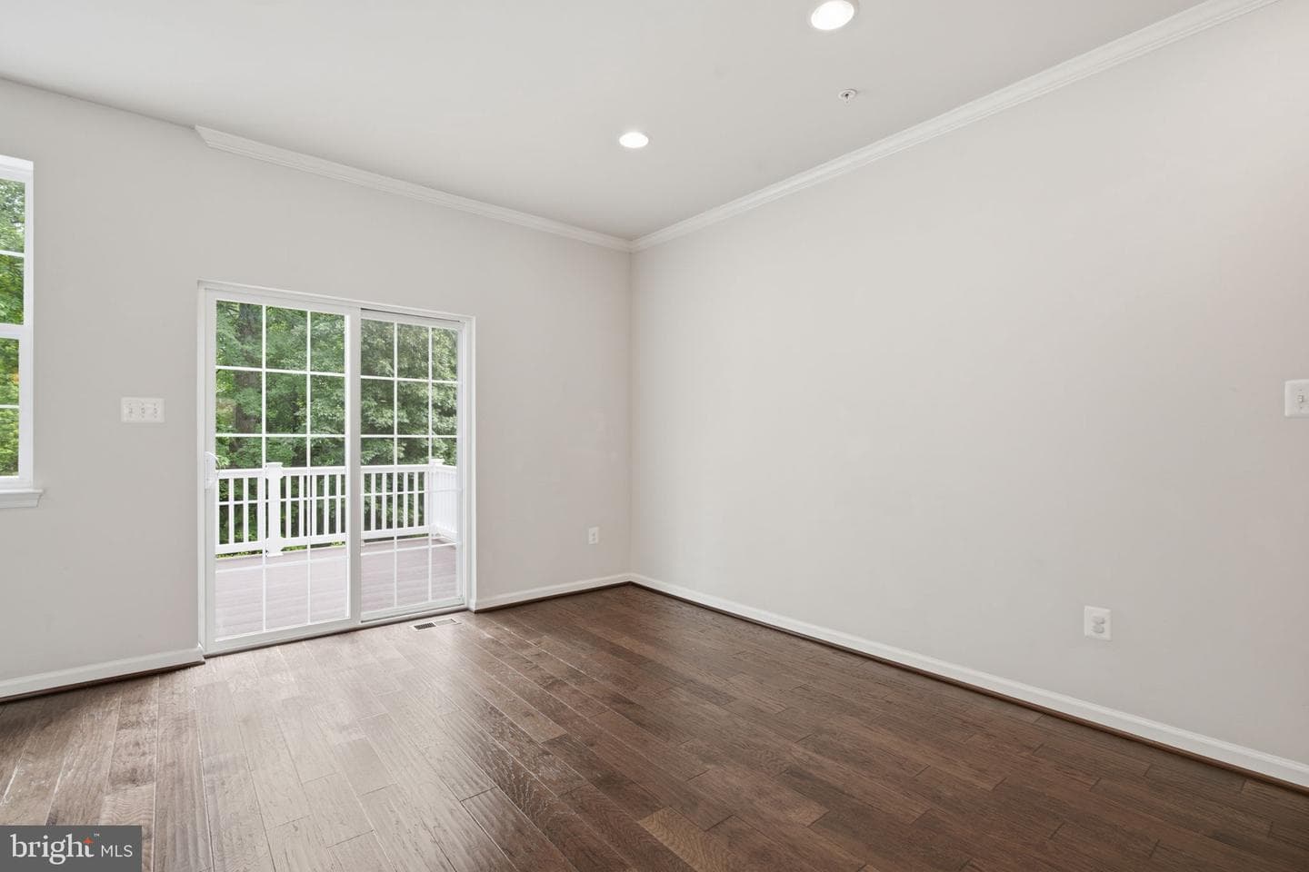 1335 Hawthorn Drive photo 16