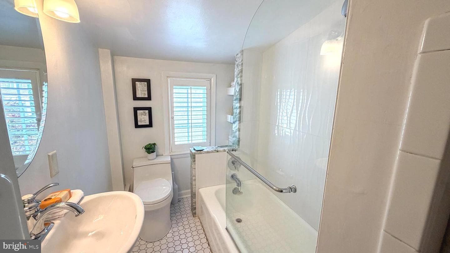 127 Charles Street photo 13