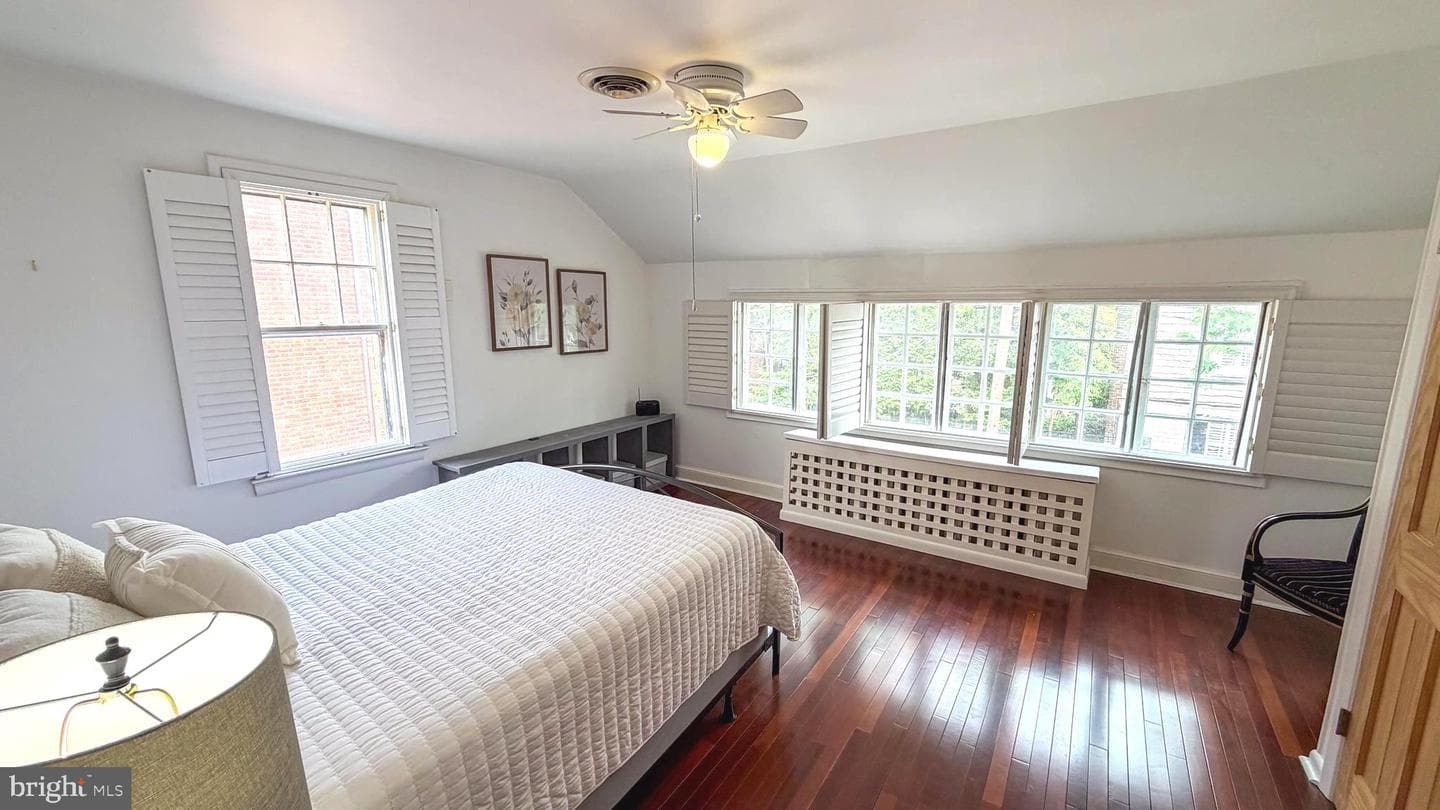 127 Charles Street photo 14
