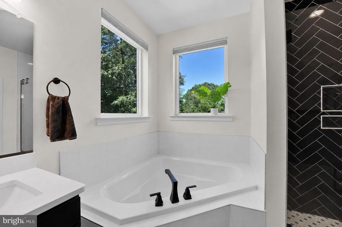 8215 Athena Lane photo 35