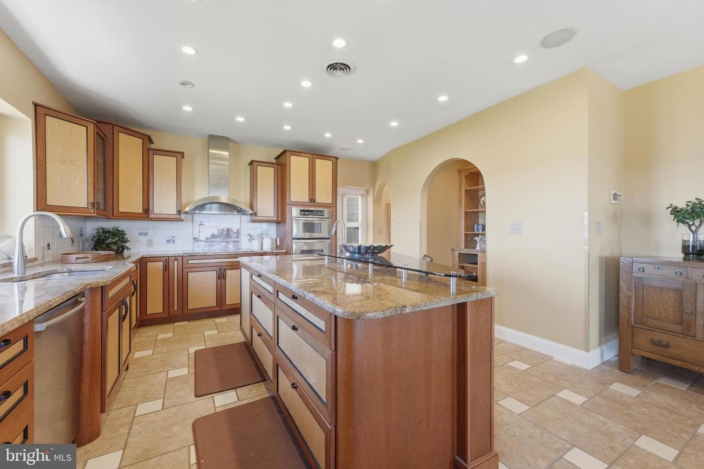 2292 Lake Dr photo 11