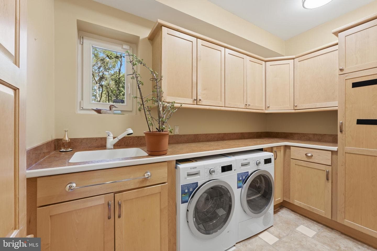 2292 Lake Dr photo 14