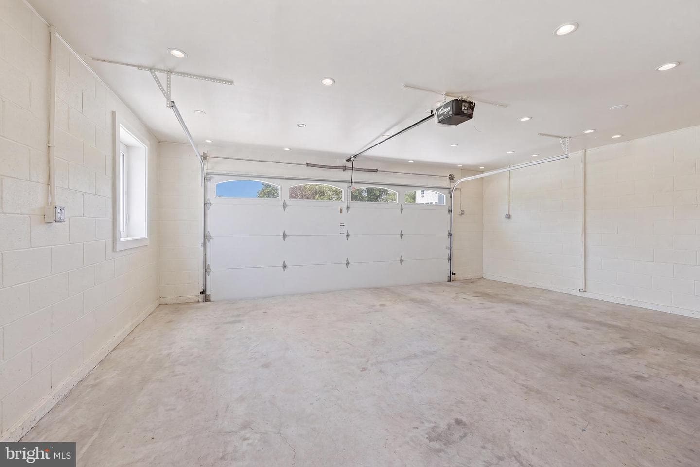 2292 Lake Dr photo 43